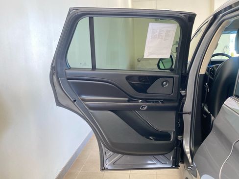Used 2023 Lincoln Aviator Reserve w/ Equipment Group 201A AWD/4WD image 8