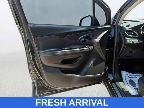 Used 2022 Buick Encore Preferred w/ Safety Package FWD image 17