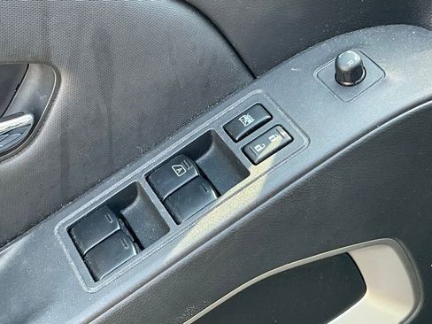 Used 2023 Nissan Frontier SV w/ Technology Package image 15