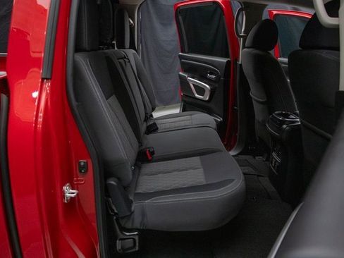 Used 2024 Nissan Titan SV w/ SV Convenience Package image 19