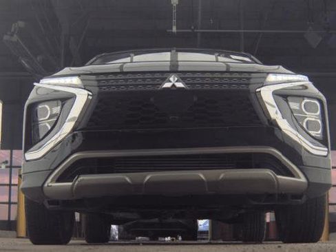 Used 2024 Mitsubishi Eclipse Cross SE image 9