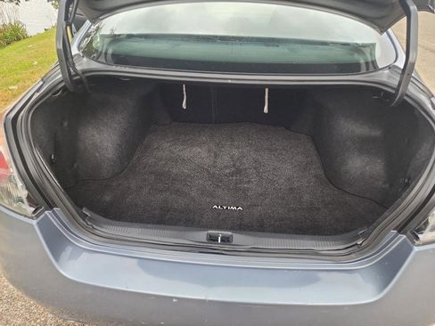 Used 2011 Nissan Altima 3.5 SR w/ 3.5SR Premium Pkg FWD image 18