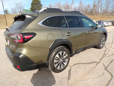 Used 2023 Subaru Outback Touring image 4