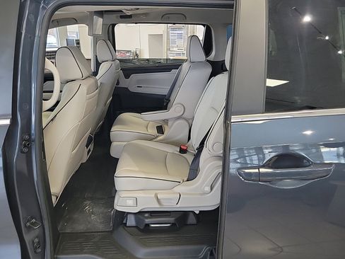 New 2026 Honda Odyssey Touring image 11
