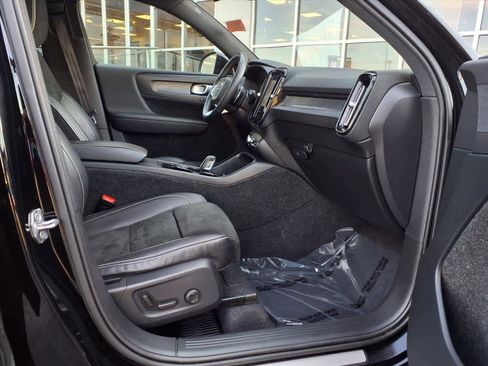 Used 2019 Volvo XC40 T5 R-Design image 20