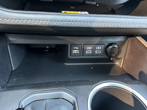 Used 2023 Toyota Highlander XSE image 9