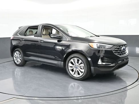 Used 2022 Ford Edge Titanium image 8