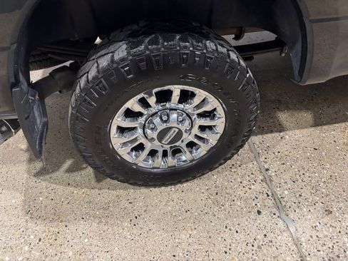 Used 2022 Ford F250 XLT w/ XLT Premium Package image 10