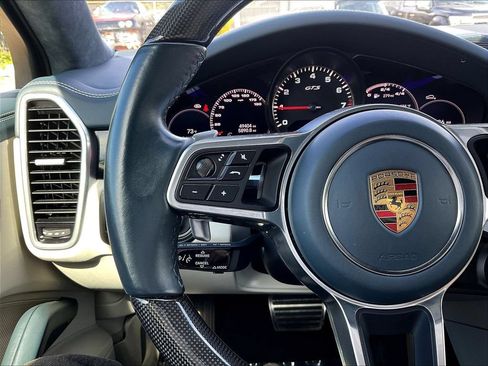 Used 2022 Porsche Cayenne GTS AWD/4WD image 11