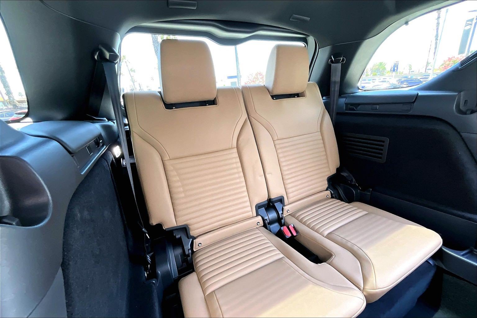 New 2026 Land Rover Discovery Limited Edition AWD/4WD image 11