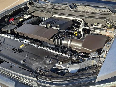 Certified 2024 Chevrolet Colorado ZR2 w/ ZR2 Convenience Package III AWD/4WD image 28
