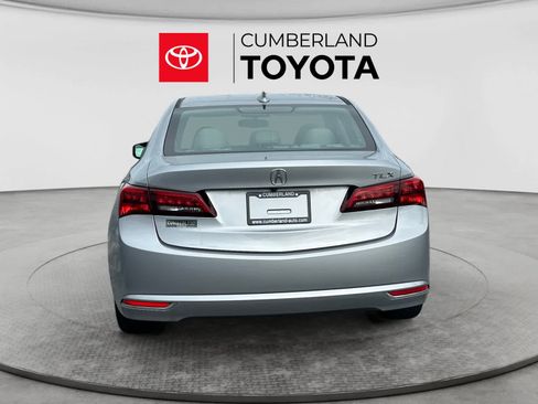 Used 2017 Acura TLX FWD image 4