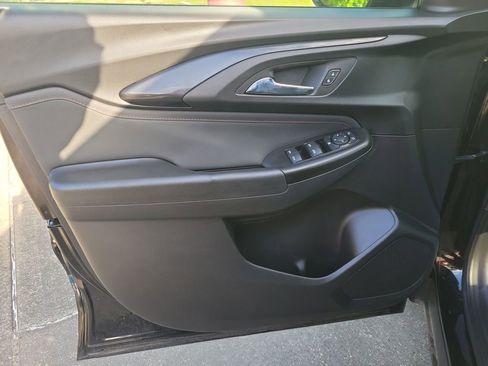 Used 2022 Chevrolet TrailBlazer RS image 13