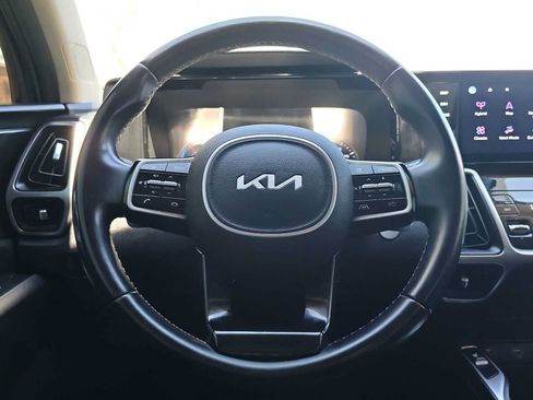 Used 2022 Kia Sorento S FWD image 19
