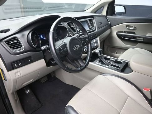 Used 2020 Kia Sedona EX FWD image 18