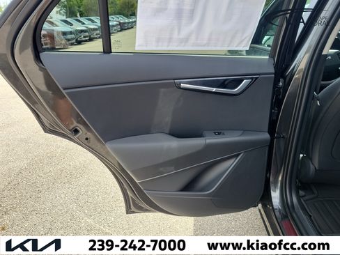 New 2026 Kia Niro Wind FWD image 14