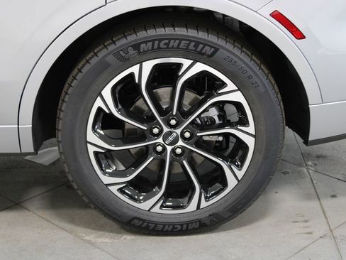 New 2026 Lincoln Nautilus Reserve image 17