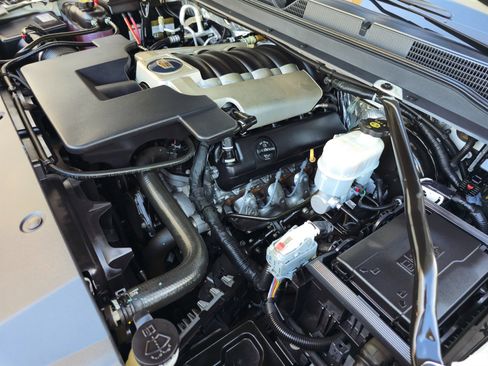 Used 2018 Cadillac Escalade ESV Platinum image 45