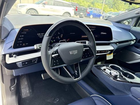 New 2026 Cadillac Optiq Luxury 2 RWD image 33