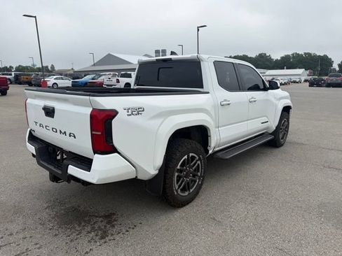 Used 2024 Toyota Tacoma TRD Sport w/ TRD Sport Upgrade Package AWD/4WD image 6