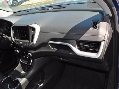 Used 2024 GMC Terrain SLE AWD/4WD image 19