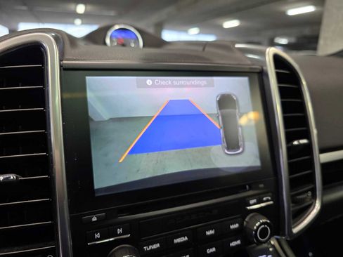 Used 2017 Porsche Cayenne image 16