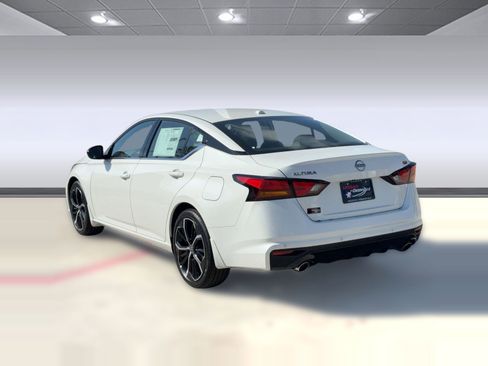 New 2025 Nissan Altima 2.5 SR w/ SR Premium Package image 3
