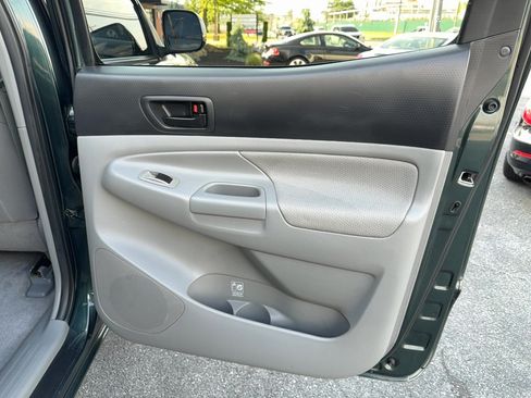 Used 2011 Toyota Tacoma 4x4 Double Cab w/ TRD Sport Pkg image 22