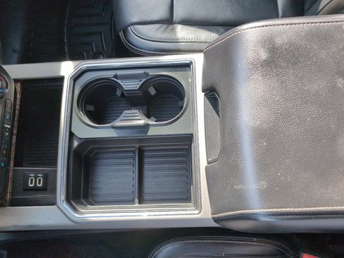 Used 2017 Ford F250 Lariat w/ Chrome Package image 25