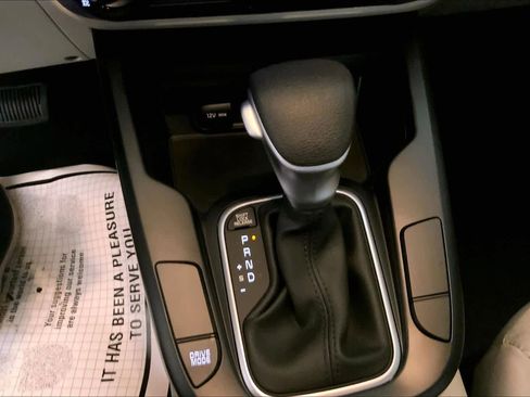 Used 2025 Kia Soul LX w/ LX Technology Package FWD image 16