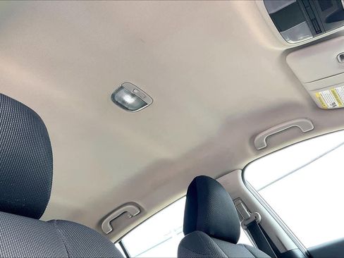 Used 2019 Subaru Impreza 2.0i image 12