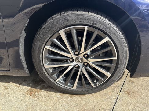 Certified 2025 Lexus ES 350 w/ Premium Package image 13