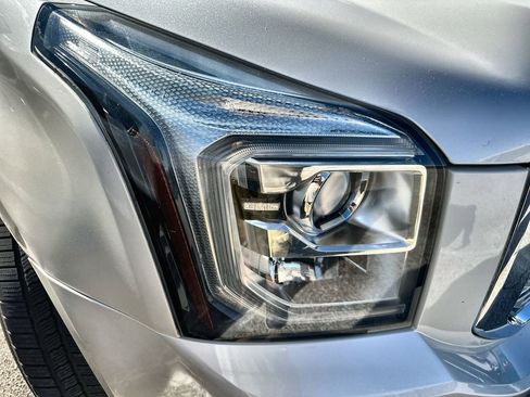 Used 2015 GMC Yukon XL Denali w/ Touring Package image 3