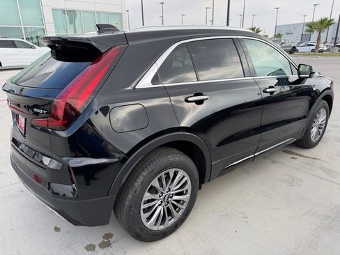 Used 2025 Cadillac XT4 Premium Luxury image 7