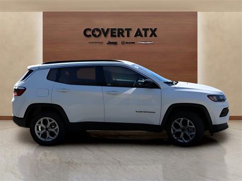 New 2026 Jeep Compass Latitude image 6