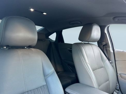 Used 2018 Chevrolet Impala LT image 24