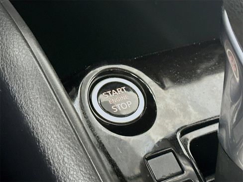 Used 2022 Nissan Kicks S image 27