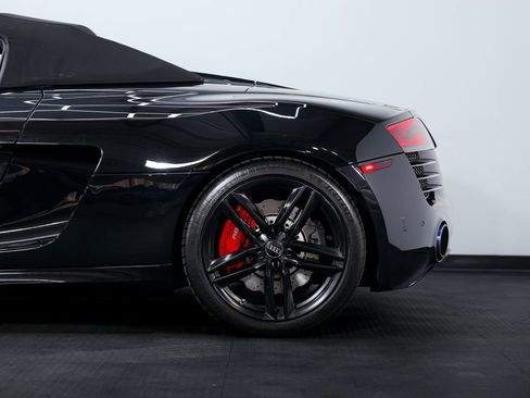 Used 2015 Audi R8 V10 w/ Full Leather Package image 3