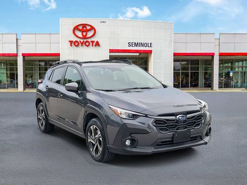 Used 2024 Subaru Crosstrek 2.0i Premium AWD/4WD image 2