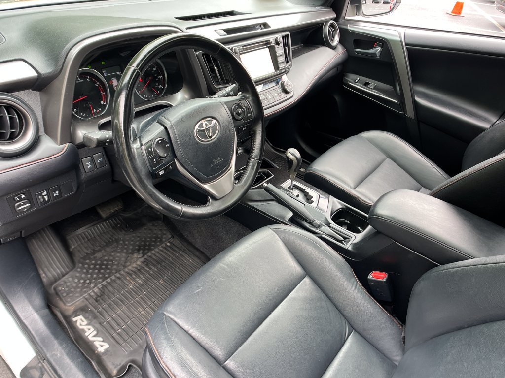 Used 2018 Toyota RAV4 SE w/ Power Extra Value Package AWD/4WD image 9