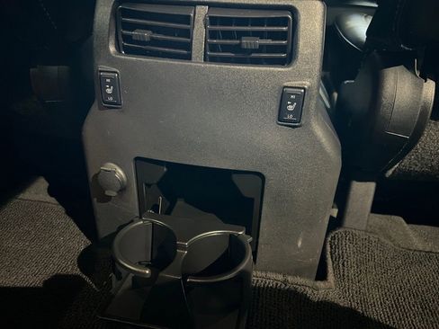 Used 2013 Nissan Armada Platinum image 21