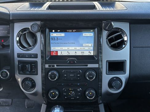 Used 2017 Ford Expedition Limited image 14