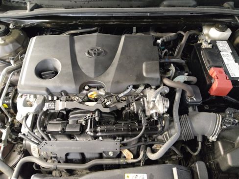 Used 2022 Toyota Camry SE image 30