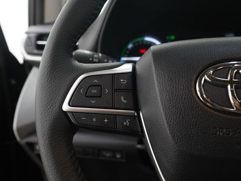 Used 2025 Toyota Sienna XLE w/ XLE Plus Package AWD/4WD image 27