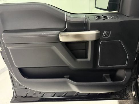 Used 2019 Ford F150 Lariat w/ Equipment Group 502A Luxury AWD/4WD image 17