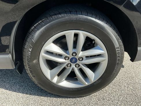 Used 2018 Ford Edge SEL w/ Equipment Group 201A FWD image 25