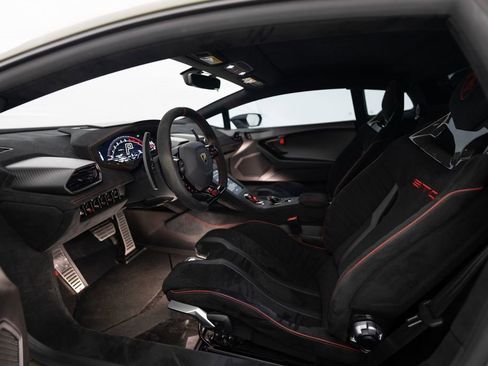 Used 2022 Lamborghini Huracan STO image 10