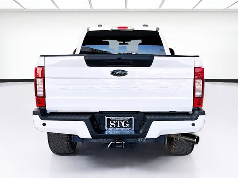 Used 2022 Ford F250 XLT w/ Black Appearance Package AWD/4WD image 5