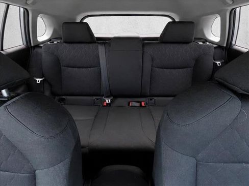 Used 2025 Toyota Corolla Cross LE FWD image 21
