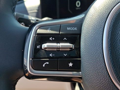 Used 2025 Kia Carnival SX Prestige FWD image 21